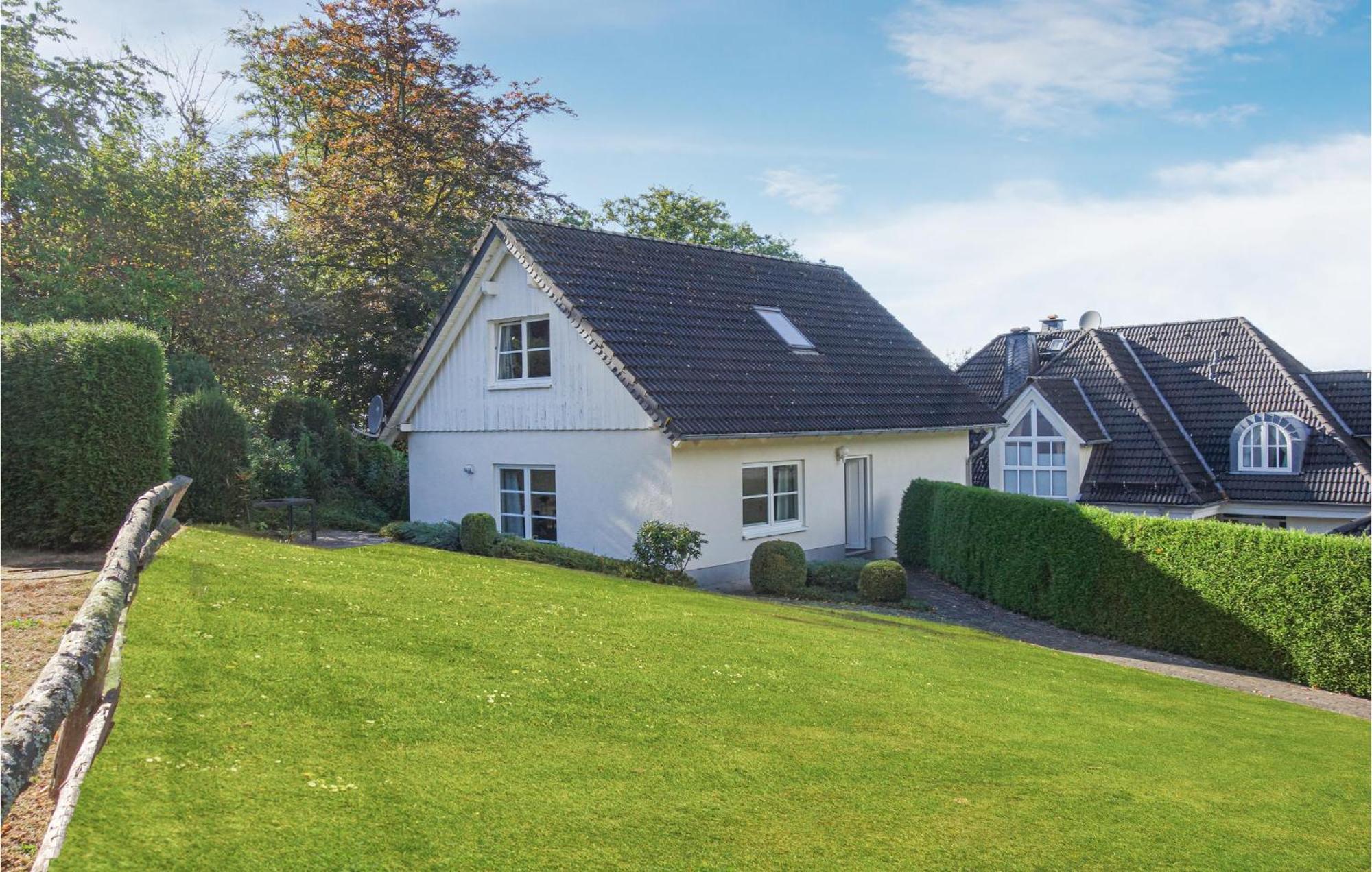 Gorgeous Home In Attendorn With Kitchen Dış mekan fotoğraf